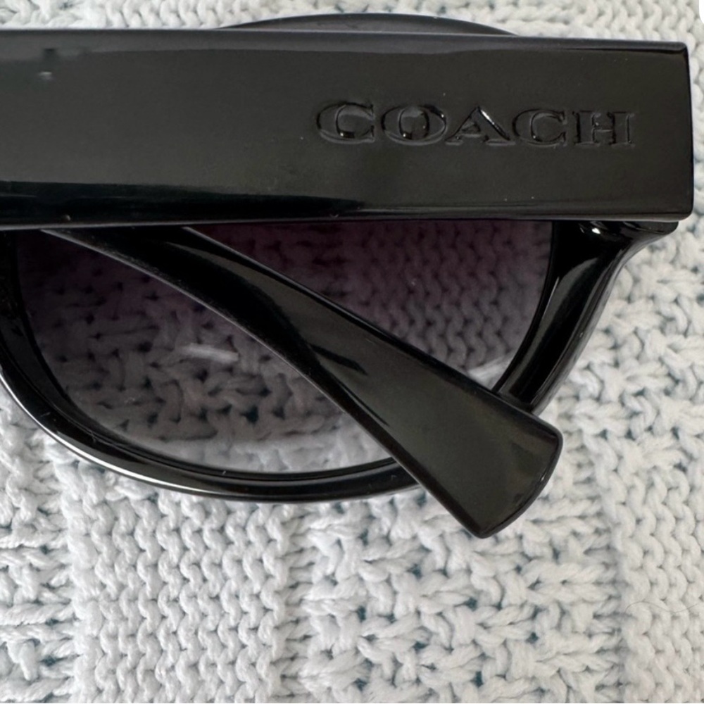 Coach Like New Gisele Sunglasses With Case for Women - Picture 3 of 4